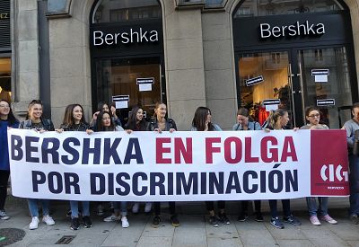 17-10-26 ProtestaFolgaBershkaVigo11.JPG